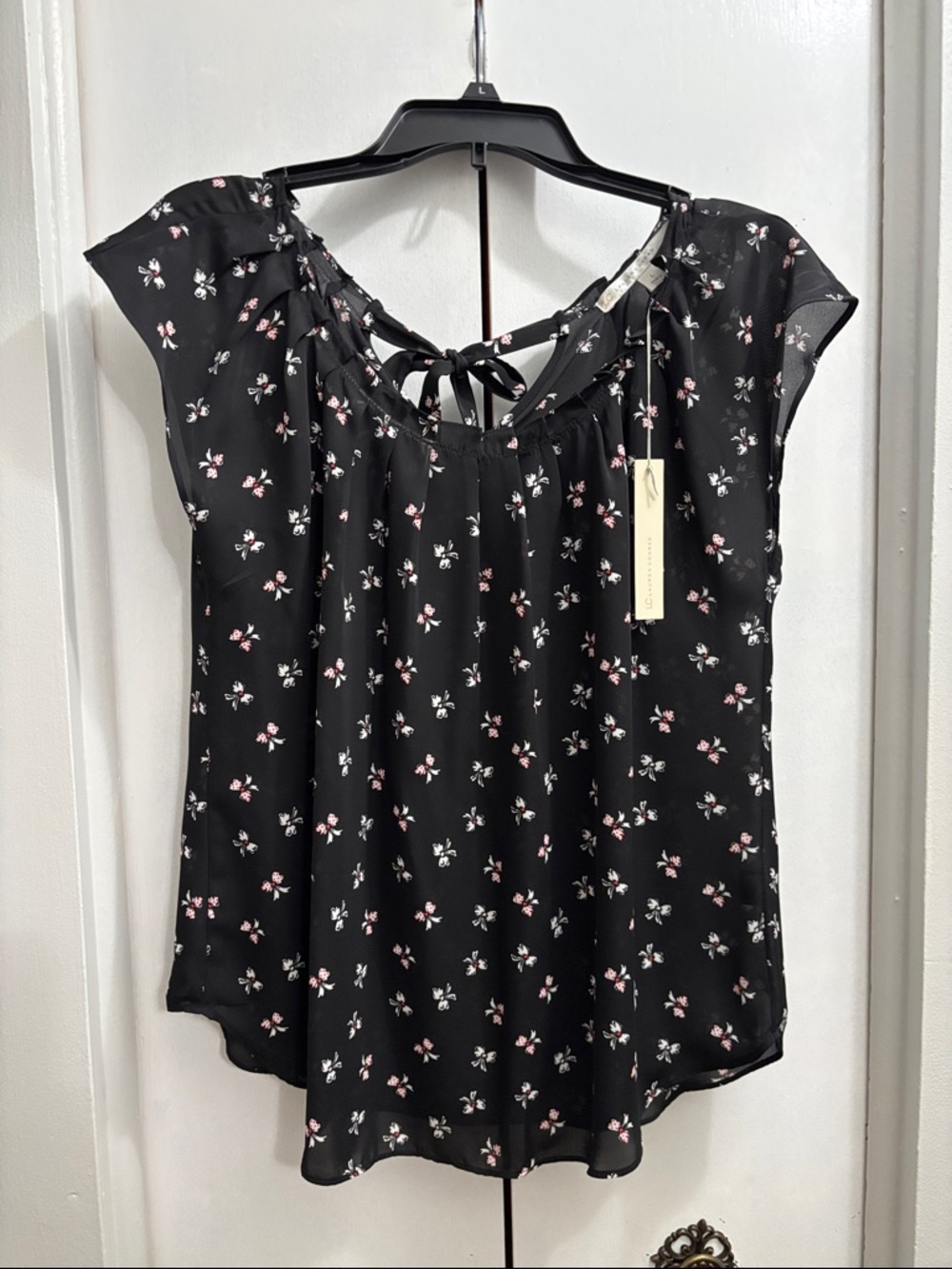 LC Lauren Conrad Black Ribbon pattern Tie-Back Cap Sleeve Blouse